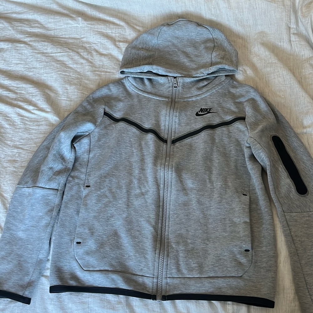 Nike Tech Fleece
Big Kids' Full-Zip Hoodie